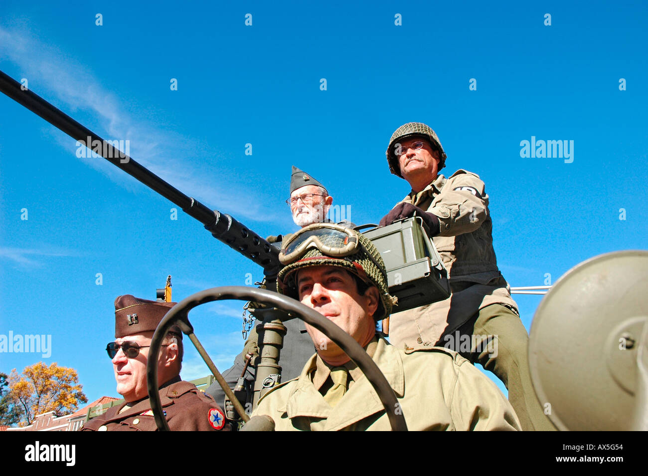 2. Weltkrieg WWII Militär Armee re enactment in Uniform fahren WW2 Maschinen in Atlanta Stockfoto