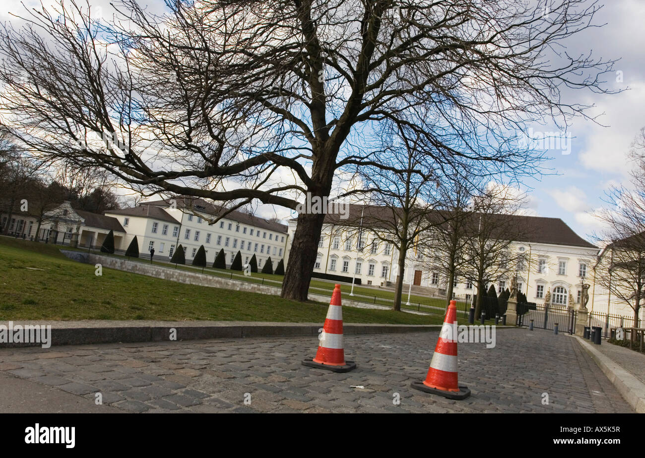 Eingang zum Schloss Bellevue, Hauptwohnsitz des deutschen Bundespräsidenten, Berlin, Deutschland, Europa Stockfoto