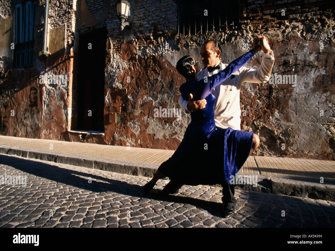 Paar tanzen den Tango in Buenos Aires, Argentinien, Südamerika Stockfoto