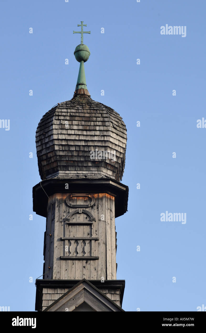 Alte hölzerne Turm der Maria-Hilf-Kapelle, Kapelle in der Nähe von Lake Tegernsee, Bayern, Deutschland, Europa Stockfoto