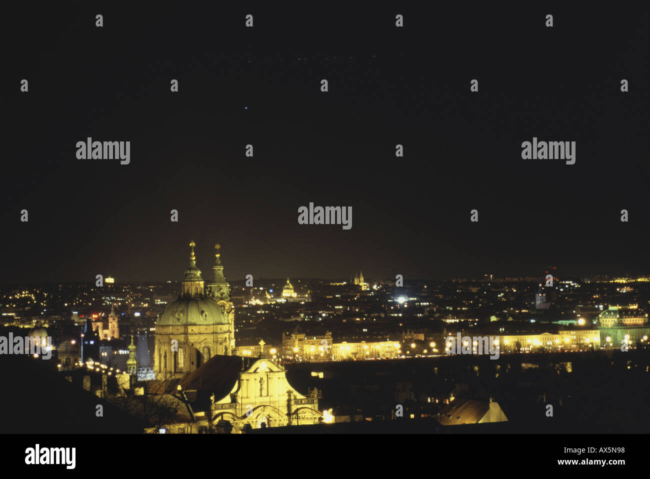 Prag, Tschechische Republik; die Stadt bei Nacht. Stockfoto