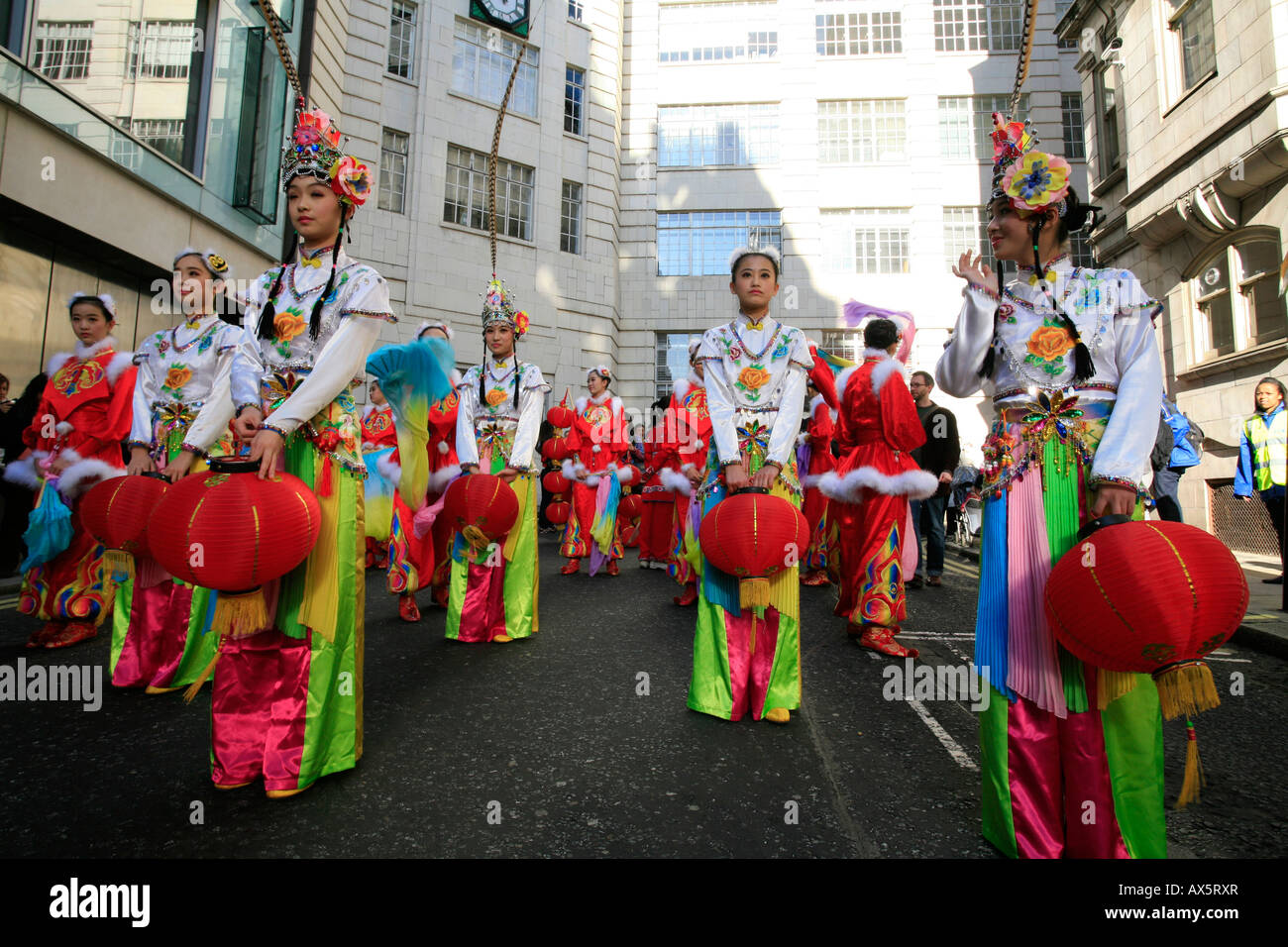 Farbenprächtige Kostüme, Chinese New Year Prozession in der Innenstadt von London am 10. Februar 2008, London, England, UK, Europa Stockfoto