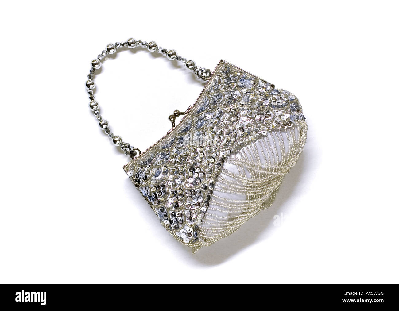 Silberne Abendtasche mit Perlen und Pailletten Stockfoto