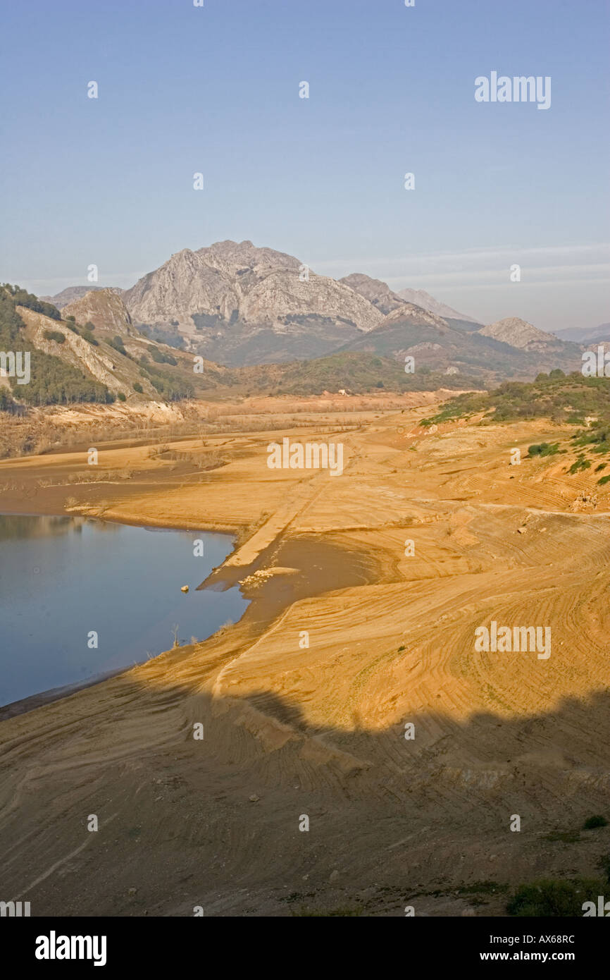 See am Embaise de Riano in der Nähe von Buron im Nationalpark Picos de Europa Kantabrien Spanien Stockfoto