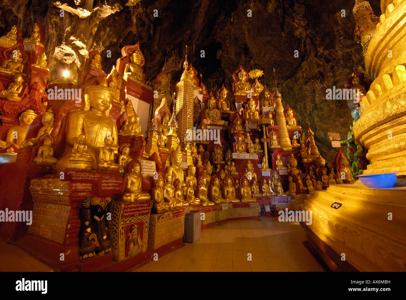 Buddha-Statuen in Pagode Shwe U Min Pagoda, Pindaya Cave, Shan State in Myanmar Stockfoto