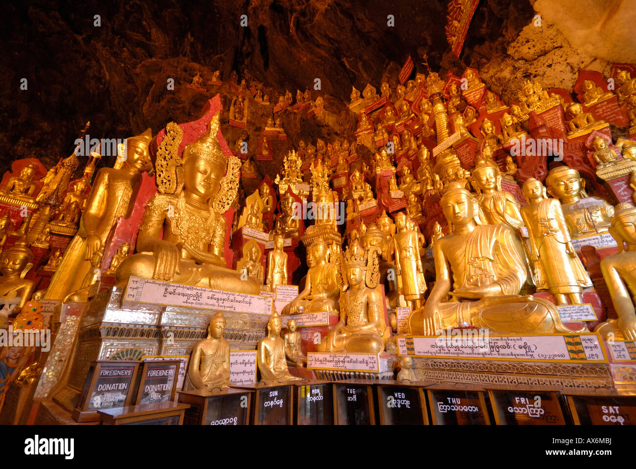 Buddha-Statuen in Pagode Shwe U Min Pagoda, Pindaya Cave, Shan State in Myanmar Stockfoto