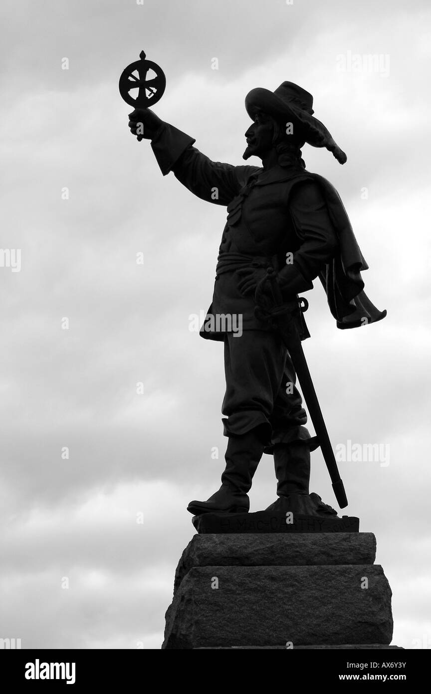 Ein Denkmal zu Samuel de Champlain hält seine berühmte Astrolab-Navigation-aide Stockfoto