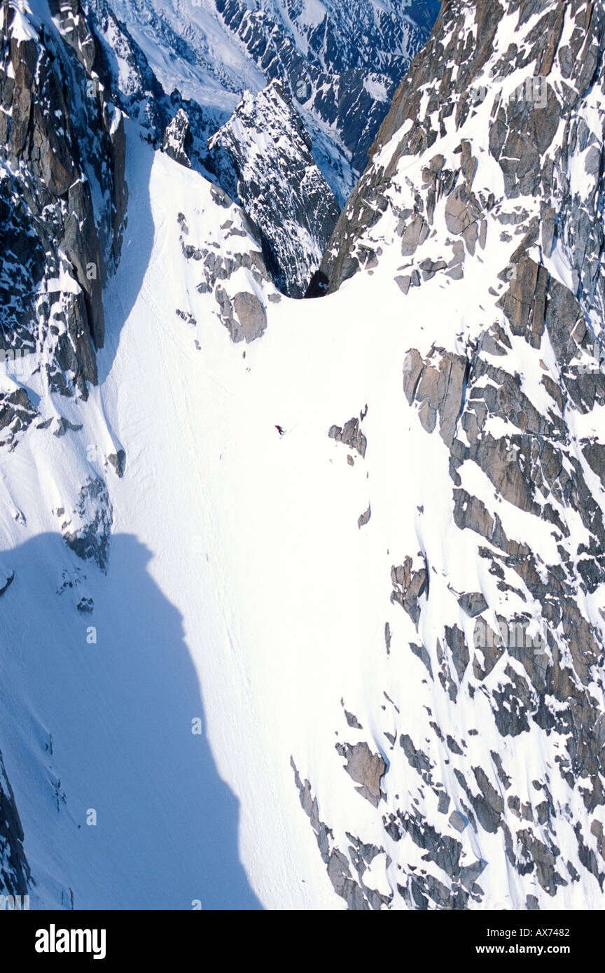 Snowboarder auf Spenser Couloir Chamonix Frankreich Stockfoto