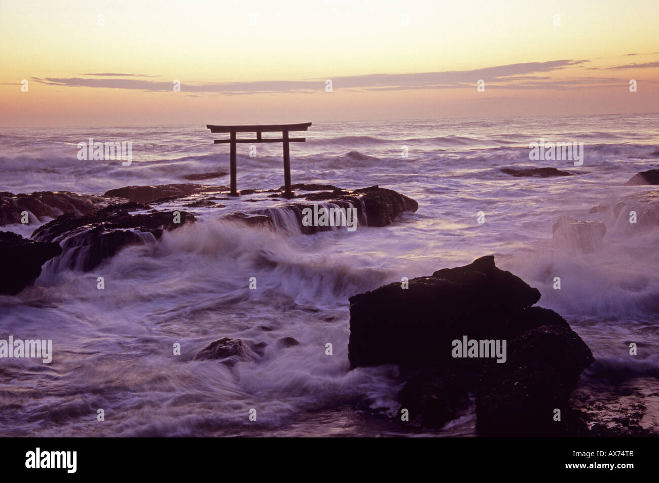 Das Kamiiso Tor der Oarai Isosaki Shinto Schrein in Ibaraki Japan Asien Stockfoto