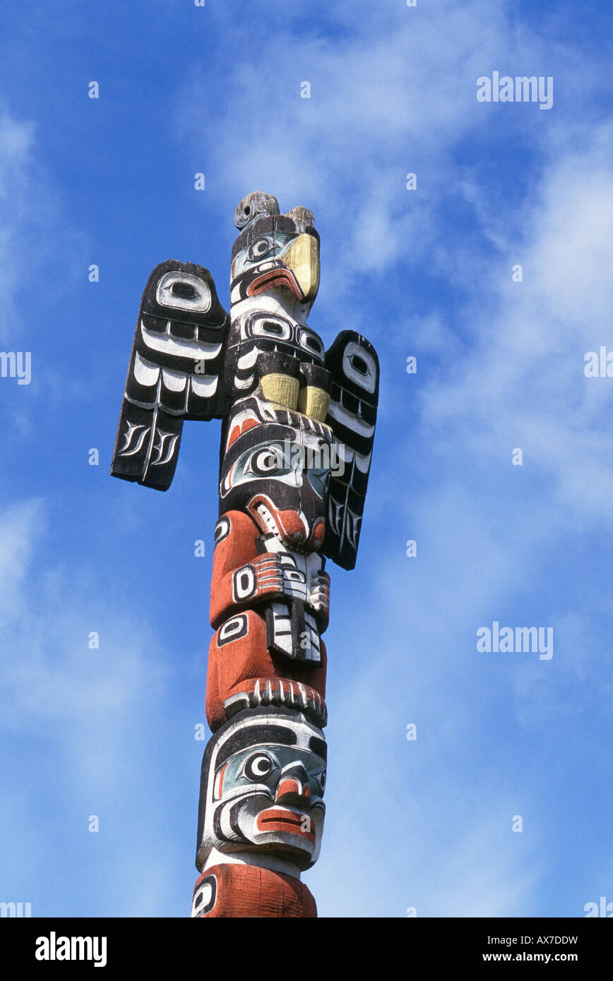 Totempfahl in Thunderbird Park Victoria Vancouver Island in British Columbia Kanada Stockfoto