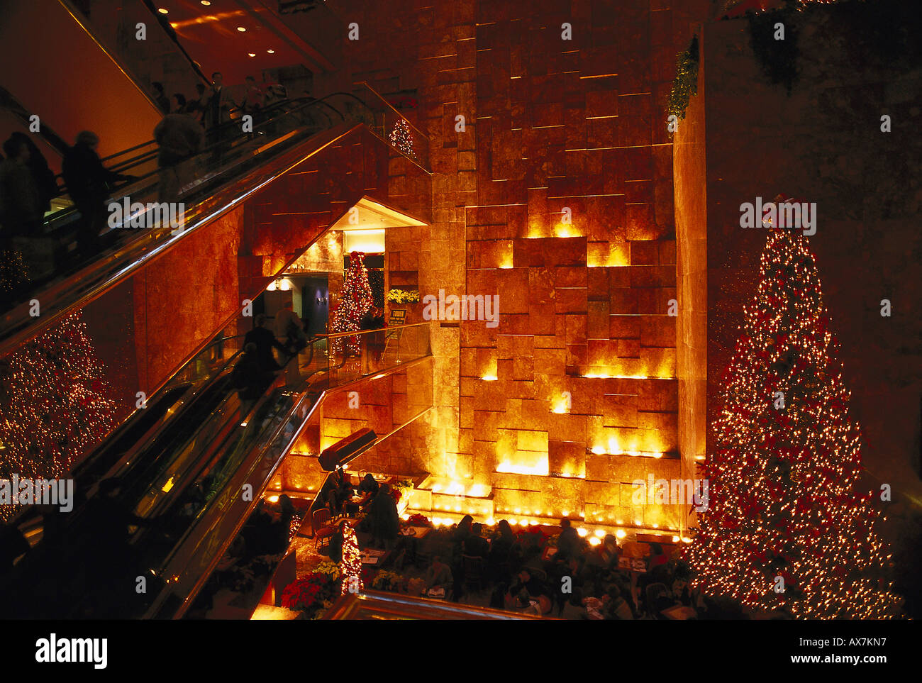 Weihnachtsdeko, Trump Tower, 5th Avenue, Manhattan, New York City, USA Stockfoto