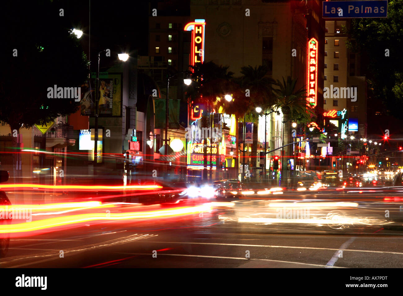 Verkehr-Streifen von in der Nacht in Hollywood Kalifornien Stockfoto