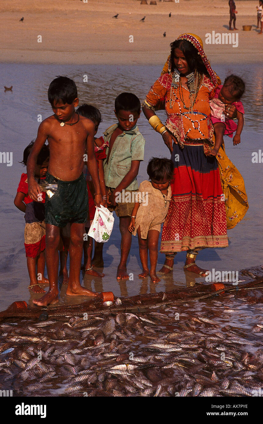 Fischerfamilie, Baga Beach Goa, Indien Stockfoto