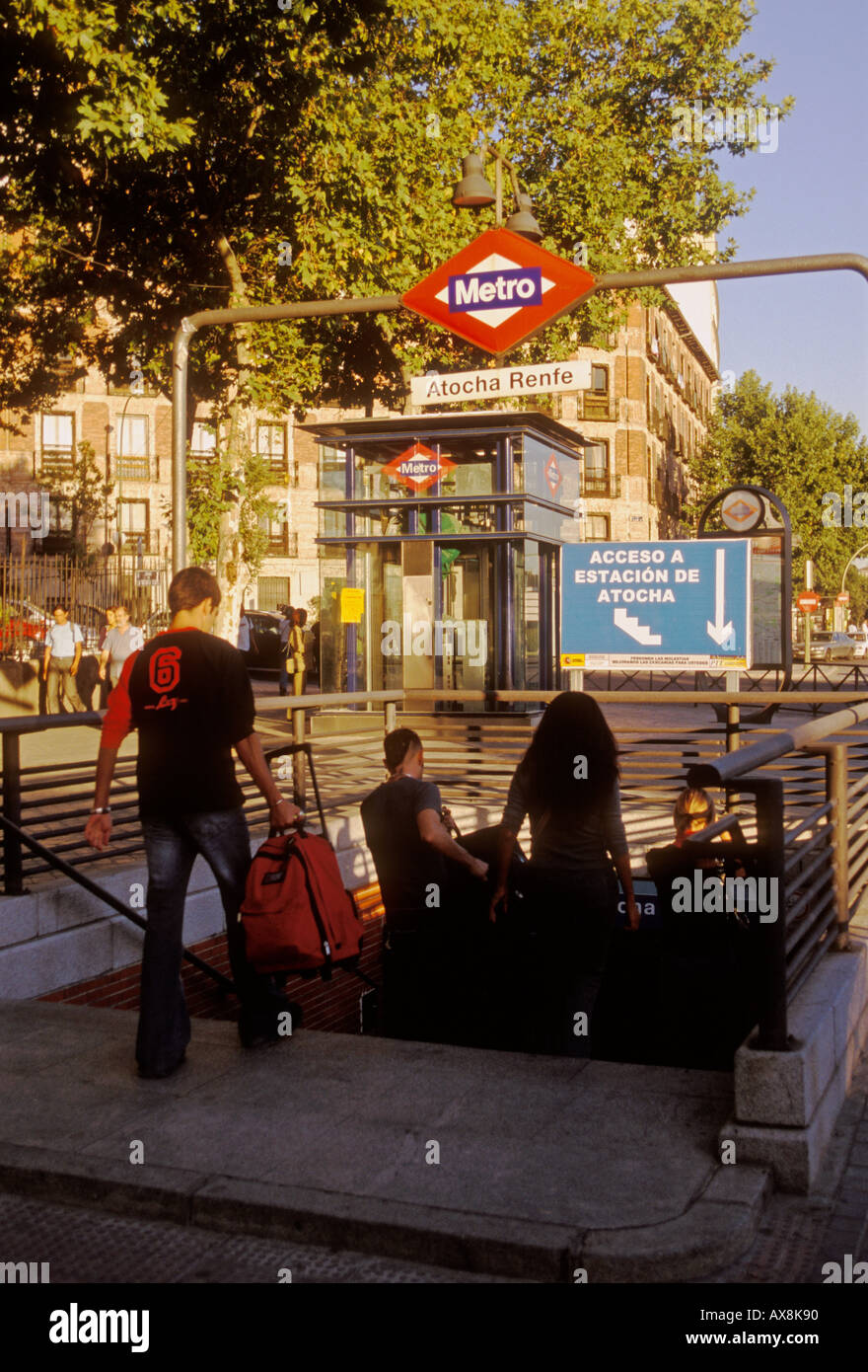 Spanier Spanier spanische Leute Person Pendler Atocha Renfe u-Bahnstation Stadt von Madrid Madrid Provinz Spanien Europa Stockfoto