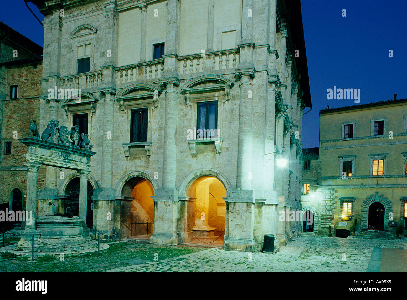 Palazzo Nobili-Tarugi, Piazza Grande, Montepulciano Toskana, Italien Stockfoto