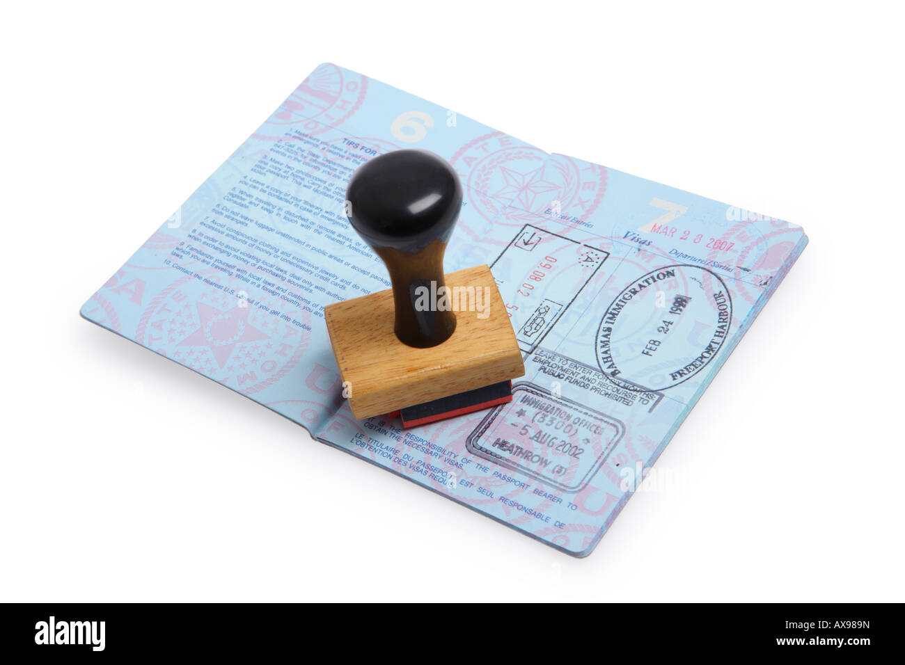 US-Pass mit Stempel ausgeschnitten auf weißem Hintergrund Stockfoto