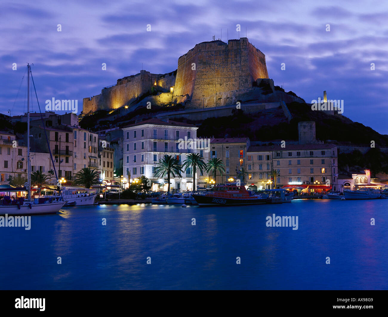 Zitadelle über dem Hafen von Bonifacio, Korsika, Frankreich Stockfoto