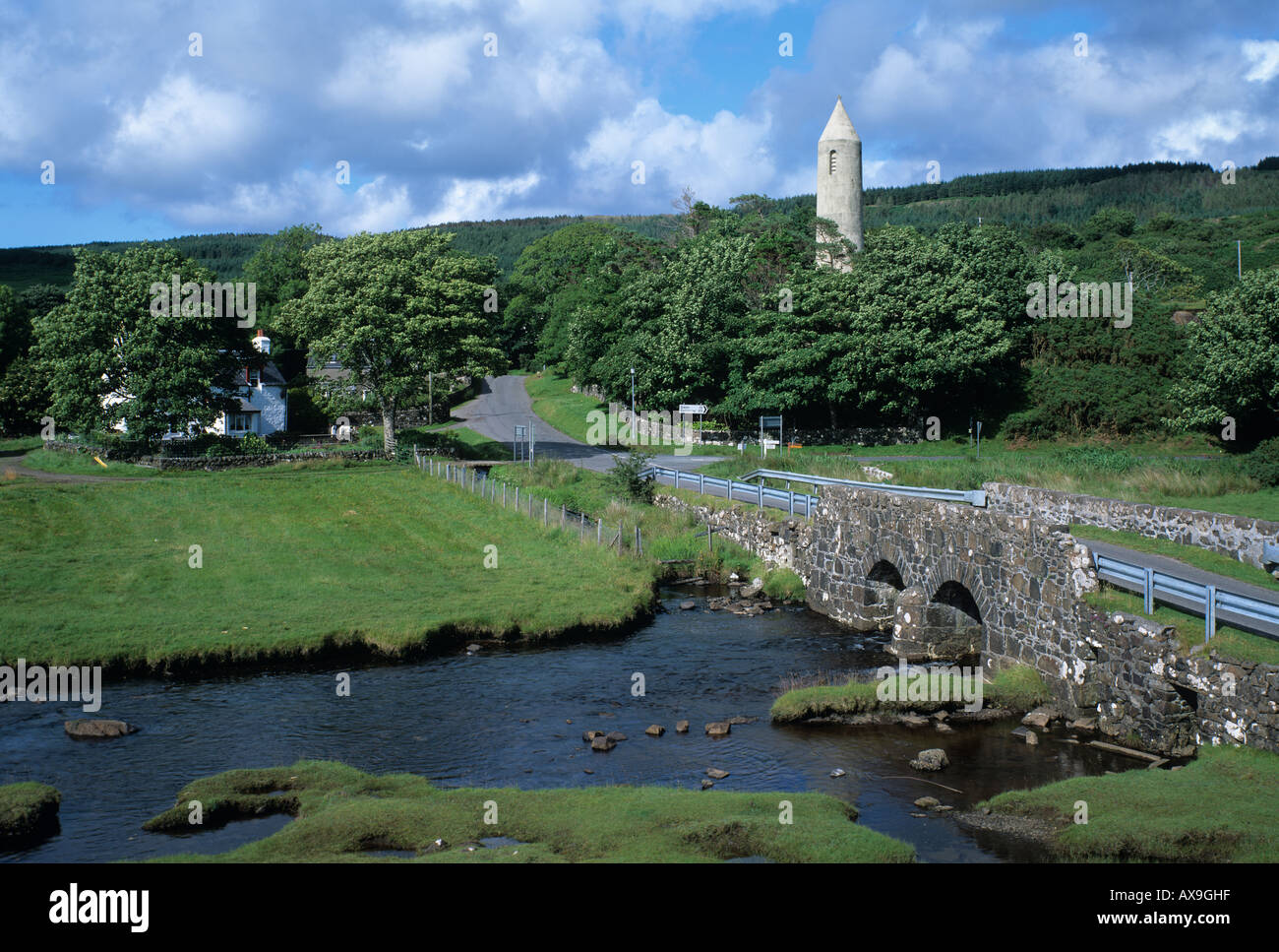 Dervaig, Runde Turm der Kirche Kilmore, Isle of Mull, Argyll, Schottland, Vereinigtes Königreich Stockfoto