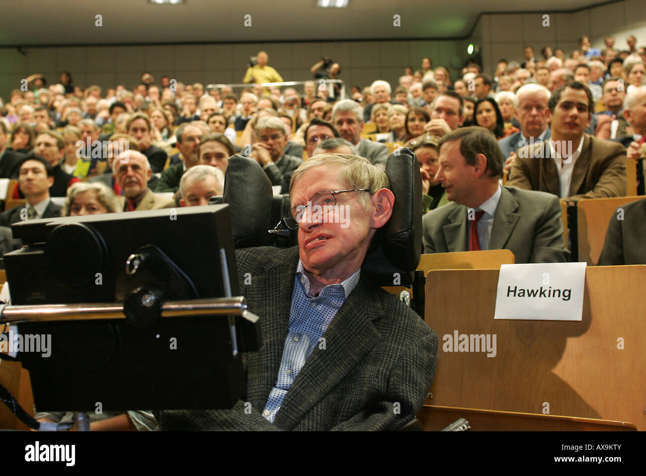 Stephen Hawking in seinem Vortrag an der Freien Universität Berlin, Deutschland Stockfoto