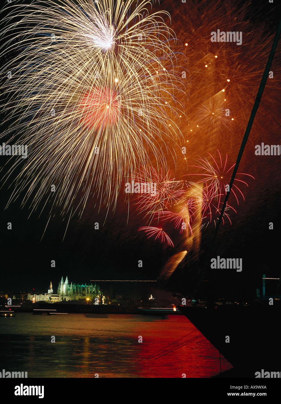 Feuerwerk, Cathedrale La Seu, Palma De Mallorca-Mallorca, Spanien Stockfoto