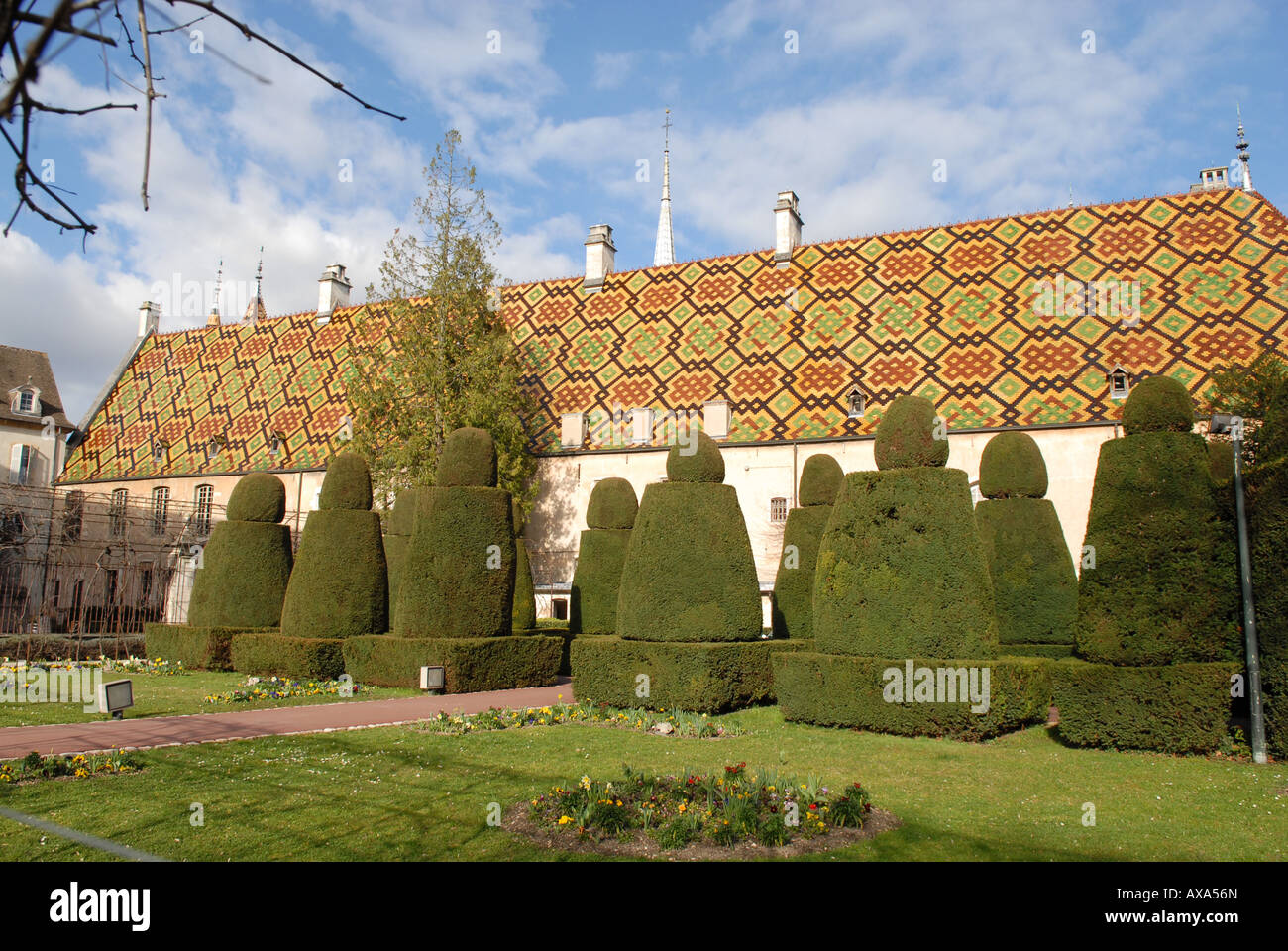 Das glasierte Ziegeldach des Hospices de Beaune Hotel Dieu in Beaune Burgund Frankreich Stockfoto