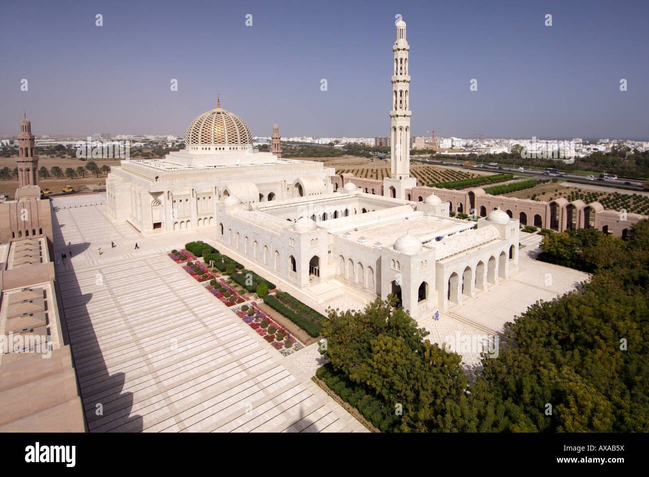 Die Sultan Qaboos Grand Moschee in Muscat, der Hauptstadt des Oman. Stockfoto