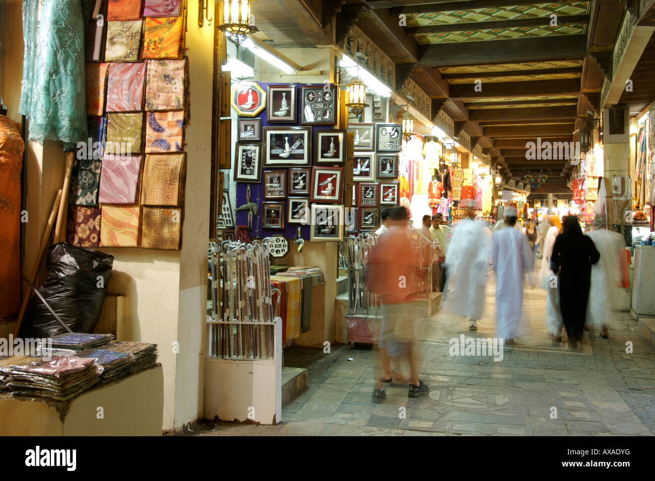 Innenraum des Mutrah Souk in Muscat, der Hauptstadt des Sultanats Oman. Stockfoto