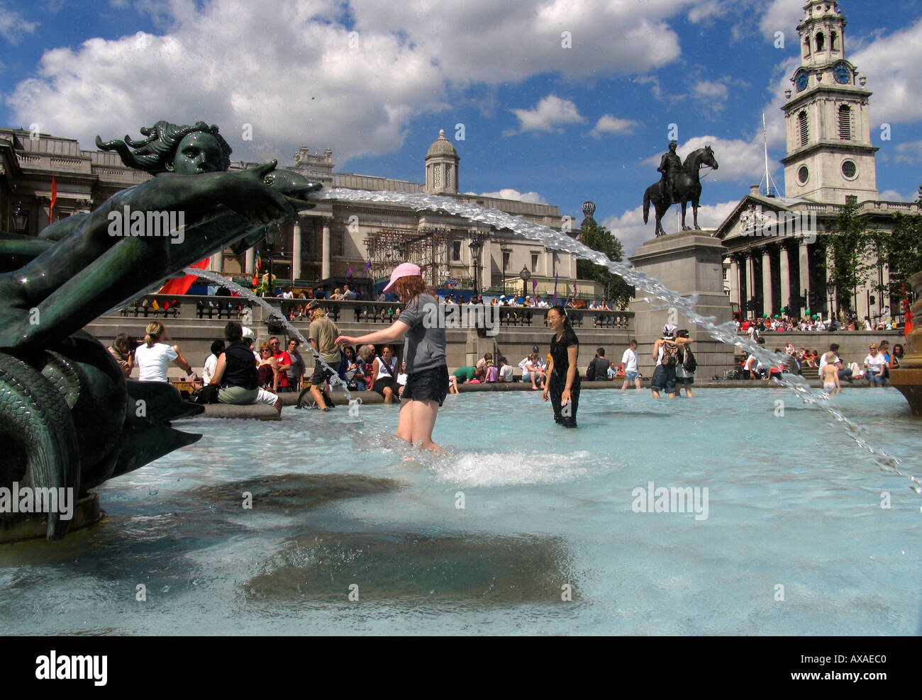 Heißen Tag in Trafalgar Square in London Stockfoto