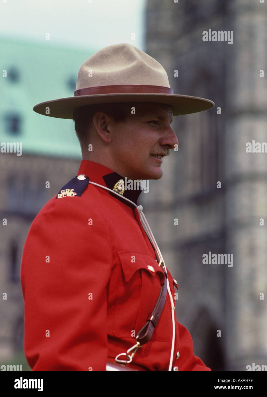 Hübscher Junge Mountie trägt zeremonielle roter uniform auf Parade RCMP Offizier Kanada Stockfoto