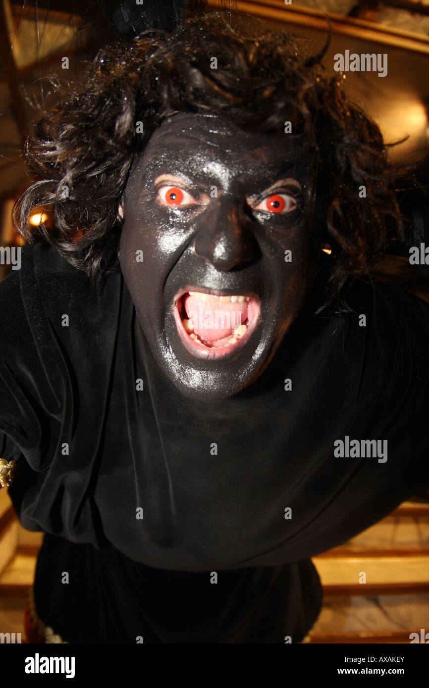 Demonio De La Carroza del Anticristo (eines der teuflischen Zeichen in der Antichrist Kutsche, Paso Blanco, Semana Santa, Lorca Stockfoto