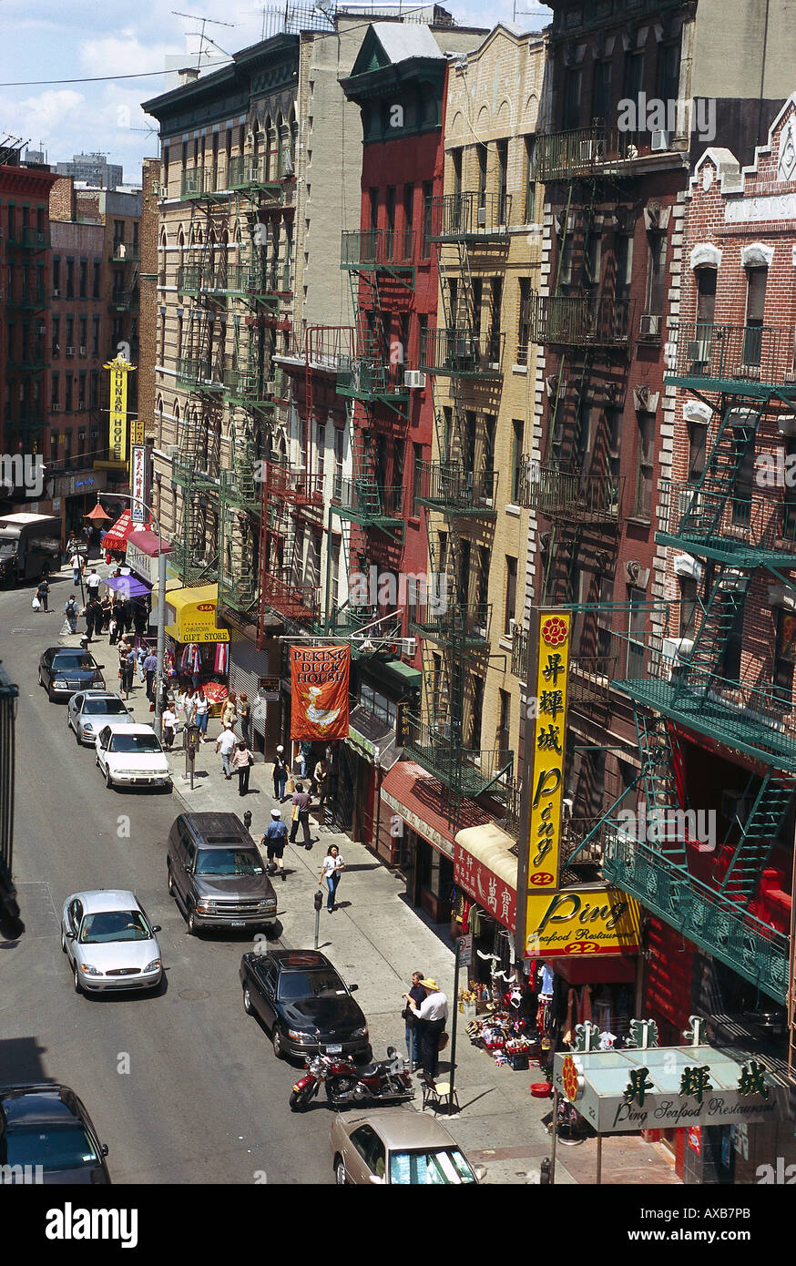 Vogelperspektive Blick auf Straße und Gebäude in der Mott Street, Chinatown, Manhattan, New York, USA, Amerika Stockfoto