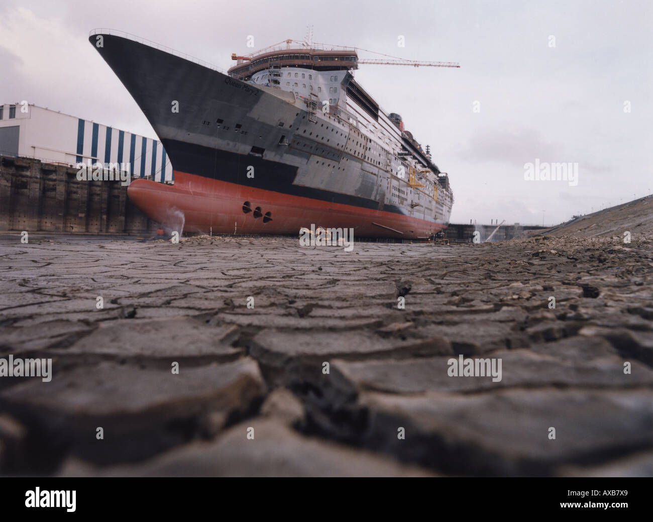 Queen Mary 2, DrydockWerft in SaintNazaire Stockfotografie Alamy