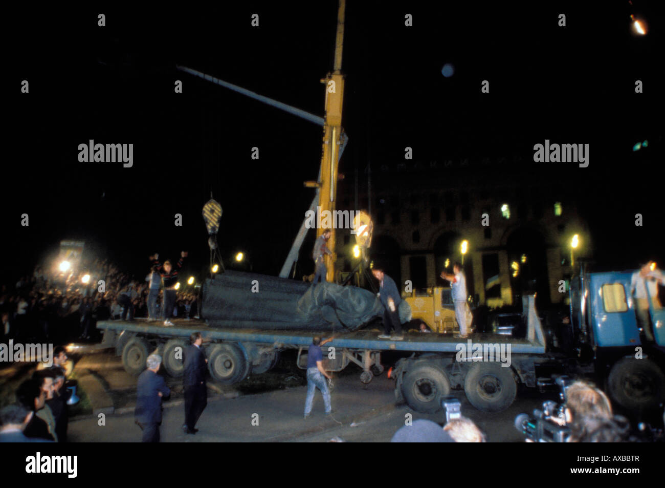 Dserschinski-Denkmal außerhalb KGB-zentrale wird während der Putsch, Moskau, 22. August 1991 vom Sockel entfernt. Stockfoto