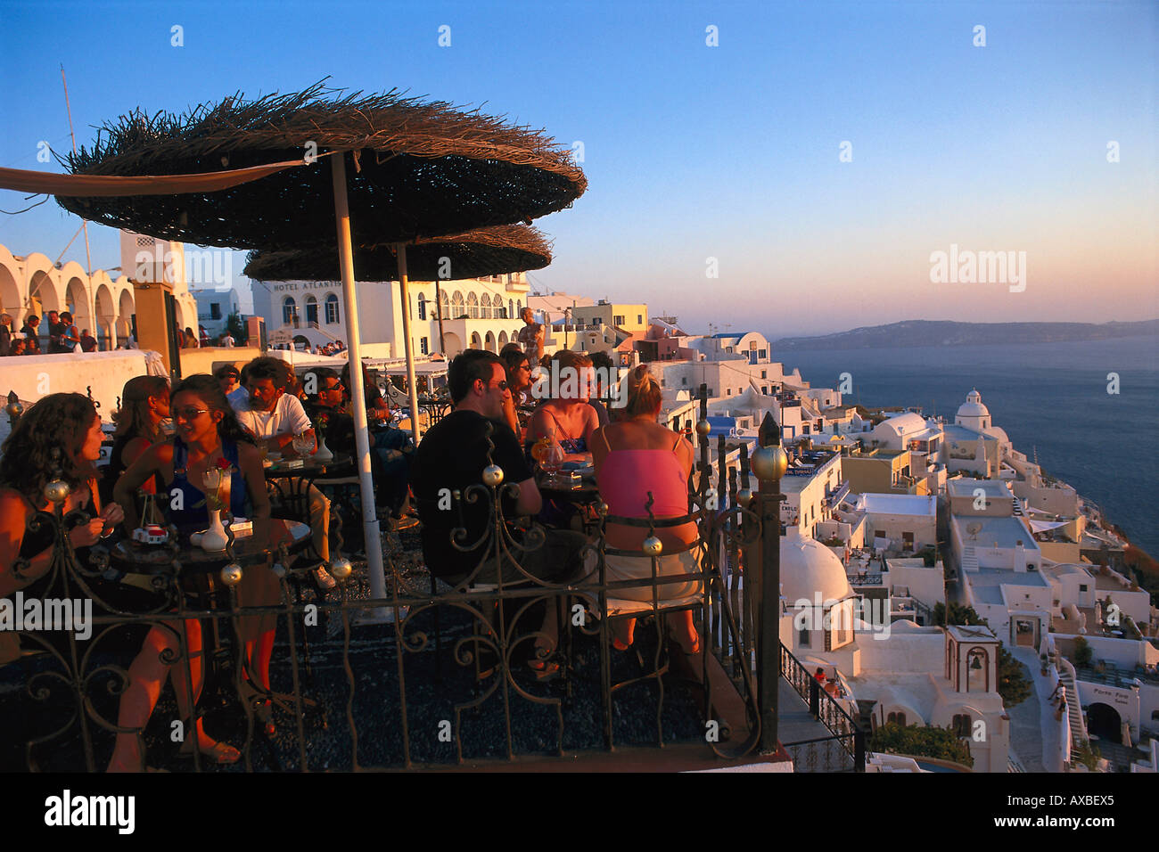 Cafe Palia Kameni, Fira, Santorin, Kykladen, Griechenland Stockfoto