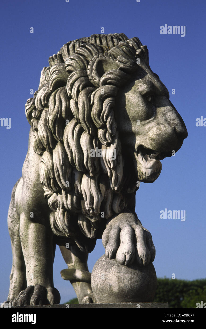 Stone Lion Palais Nationalgarten Compiegne Frankreich Stockfoto