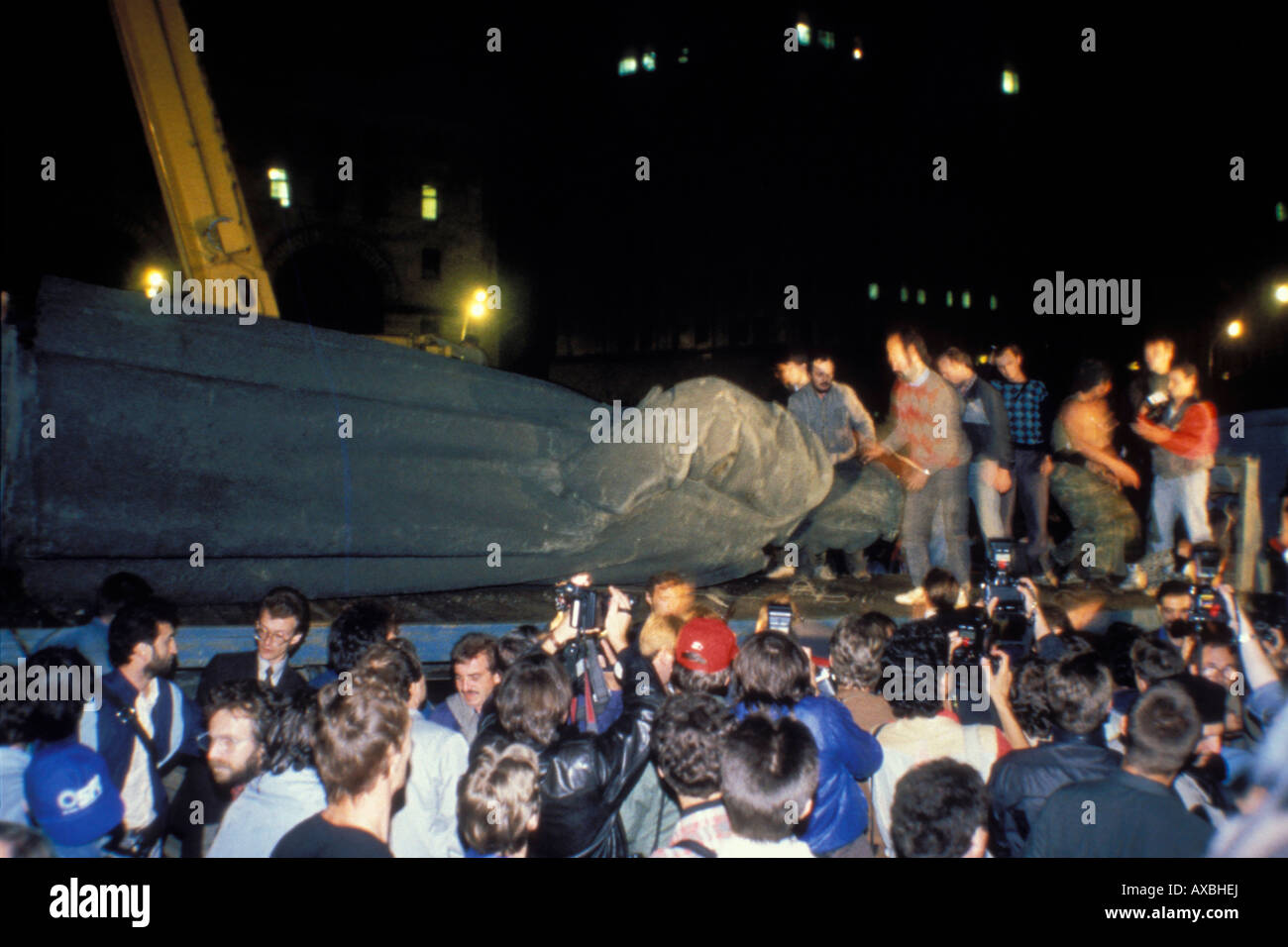 Dserschinski-Denkmal außerhalb KGB-zentrale wird während der Putsch, Moskau, 22. August 1991 vom Sockel entfernt. Stockfoto