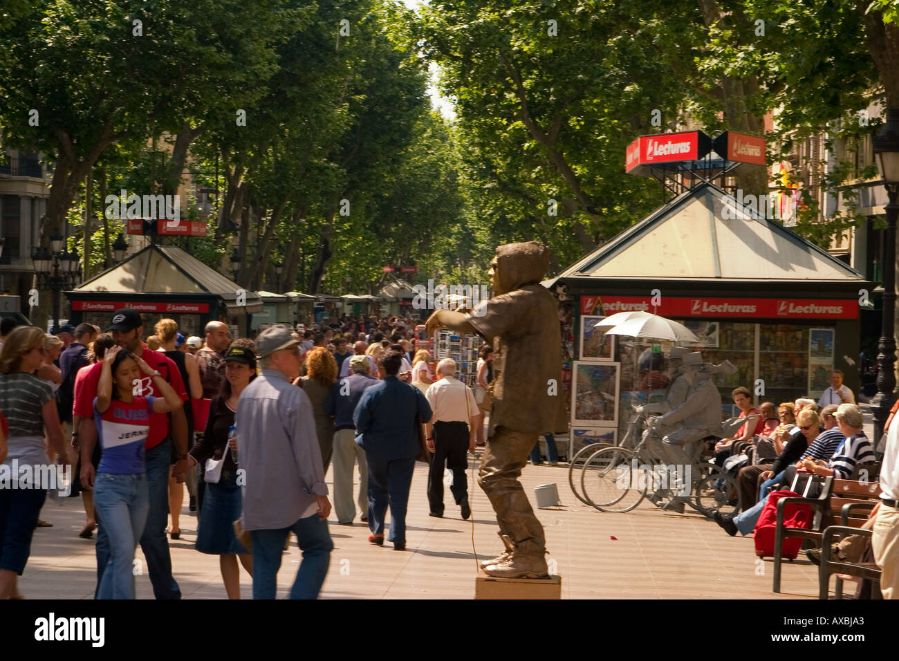 Spanien Barcelona Las Ramblas Touristen kiosk Stockfoto