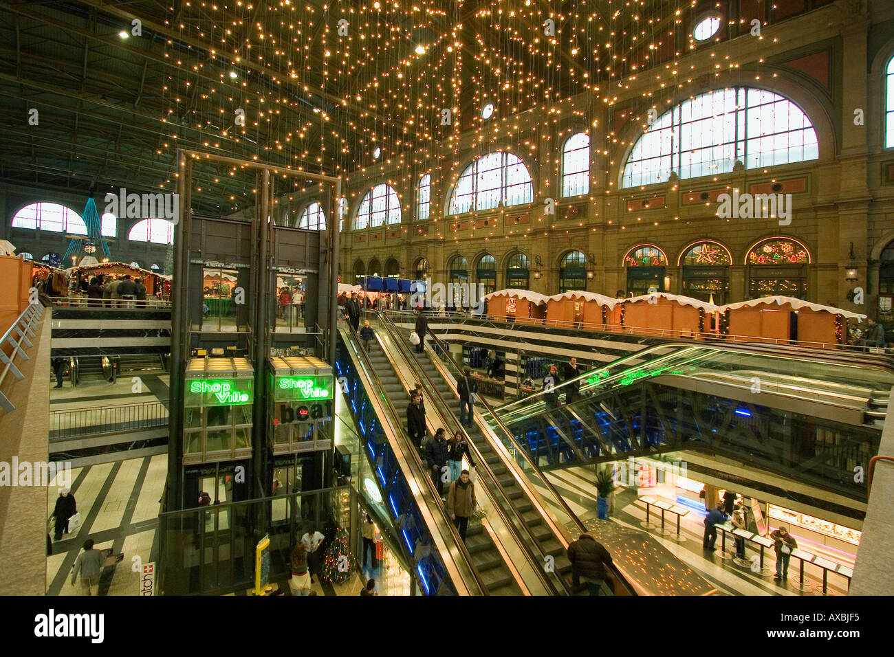 Schweiz Zürich Hauptbahnhof Weihnachtsbeleuchtung Stockfoto