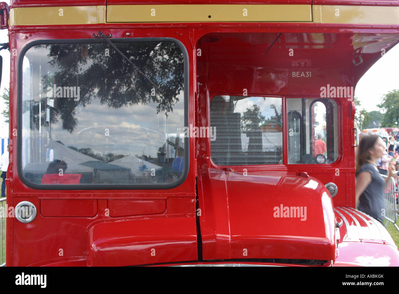 Fahrerkabine Fenster rote Londoner Routemaster Bus lambeth Land zeigen Brixton london Stockfoto