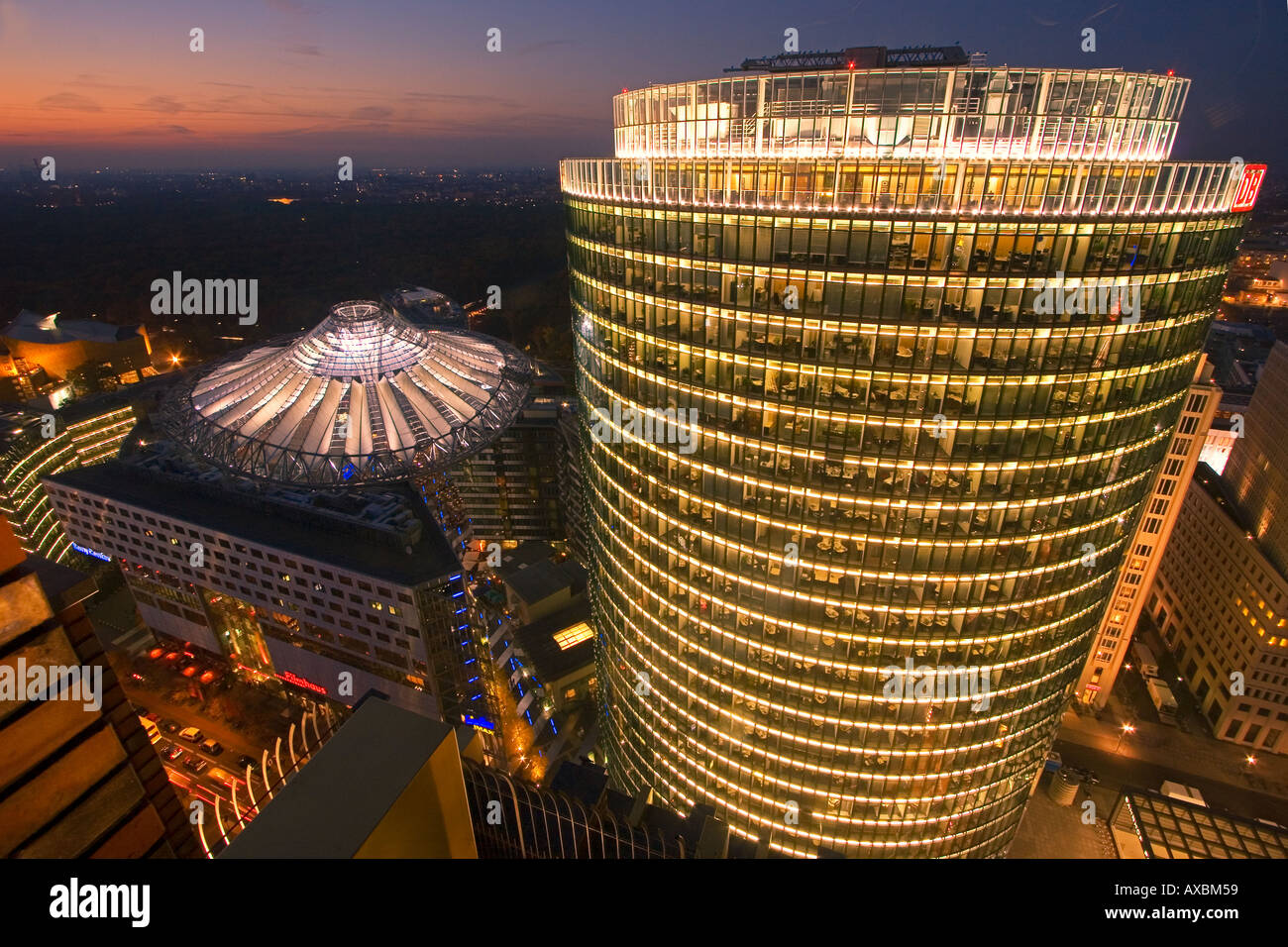 Berlin Potsdamer Platz Sony Center Atrium Dach Dach neues Forum abgedeckt durch eine Kuppel Arch Architektur von Helmut Jahn Murphy Stockfoto