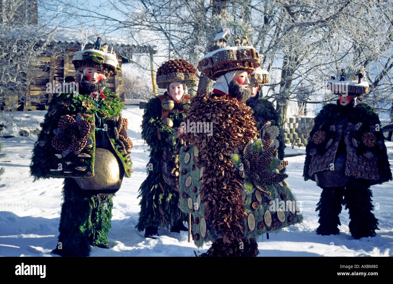 Schweiz-Appenzell traditionelle Silvester-Ritus am 13. Januar Sylvesterklaeuse mit traditionellen Masken und Kostümen von f gehen Stockfoto