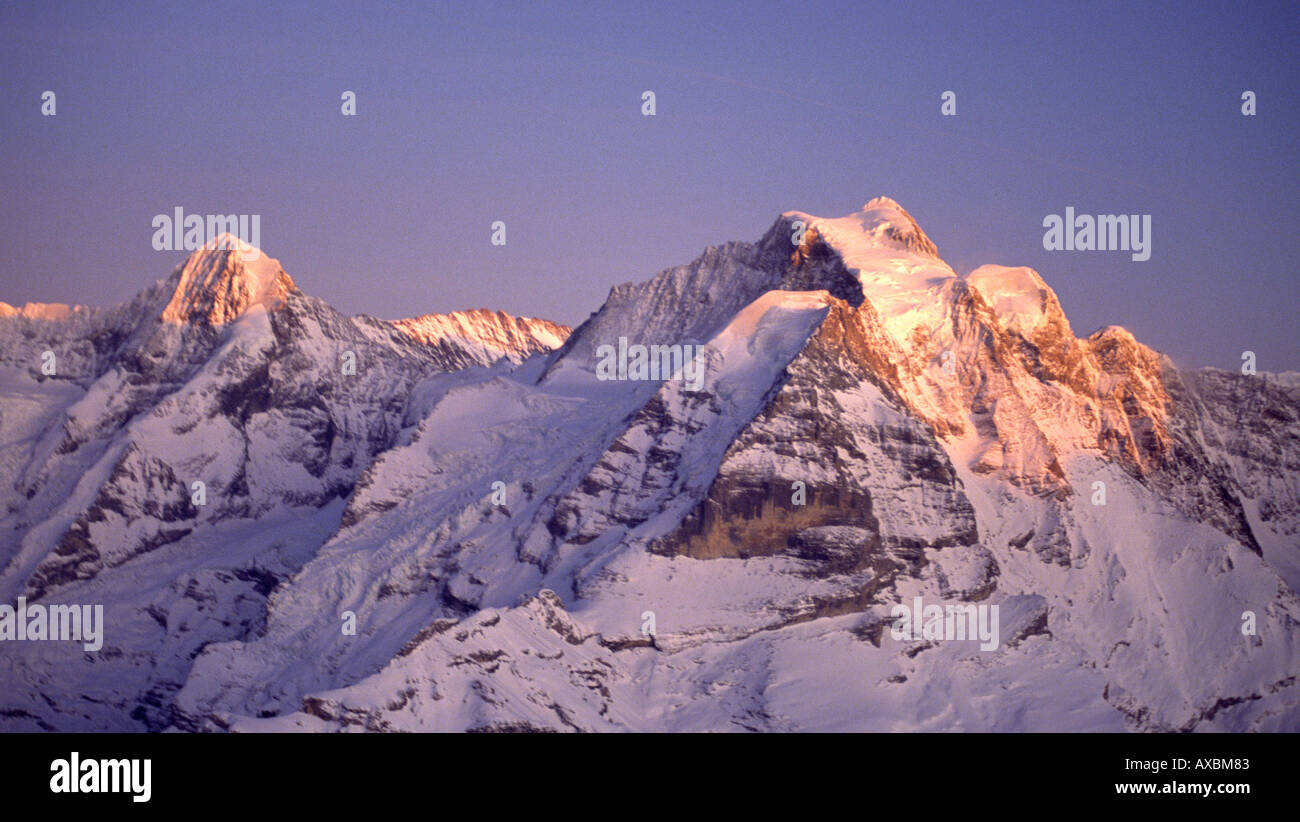 Schweiz-Schweizer Alpen Berner Alpen Mönch Moench 4099mn Mount Eiger Top Europa Sonnenuntergang Stockfoto
