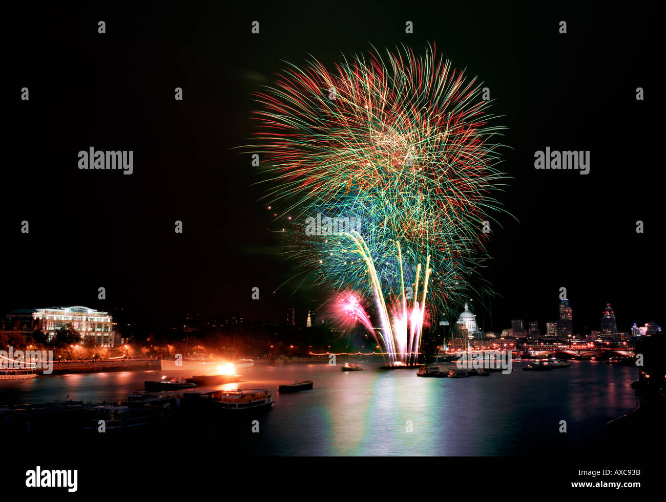 Feuerwerk-Oberbürgermeister zeigen London England uk London England uk Stockfoto