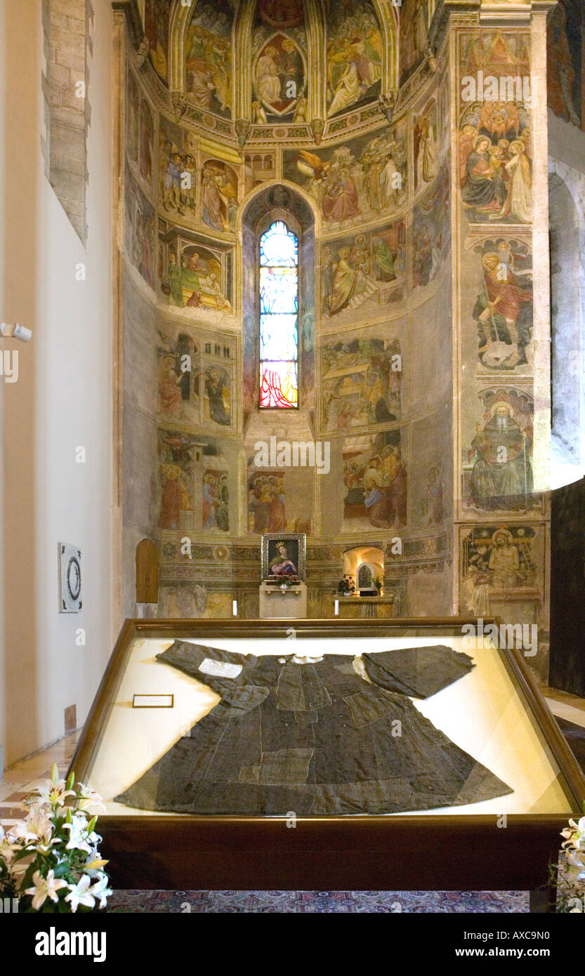 Gewohnheit des Heiligen Franz von Assisi auf dem Display in der Kirche