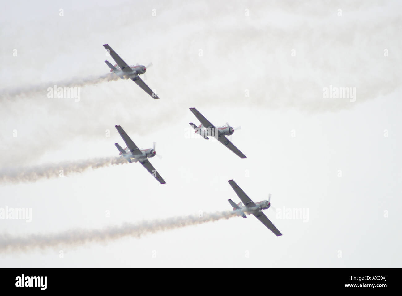 russische Jak Kämpfer Training Flugzeuge Flugzeug Himmel Southport Air Show merseyside Stockfoto