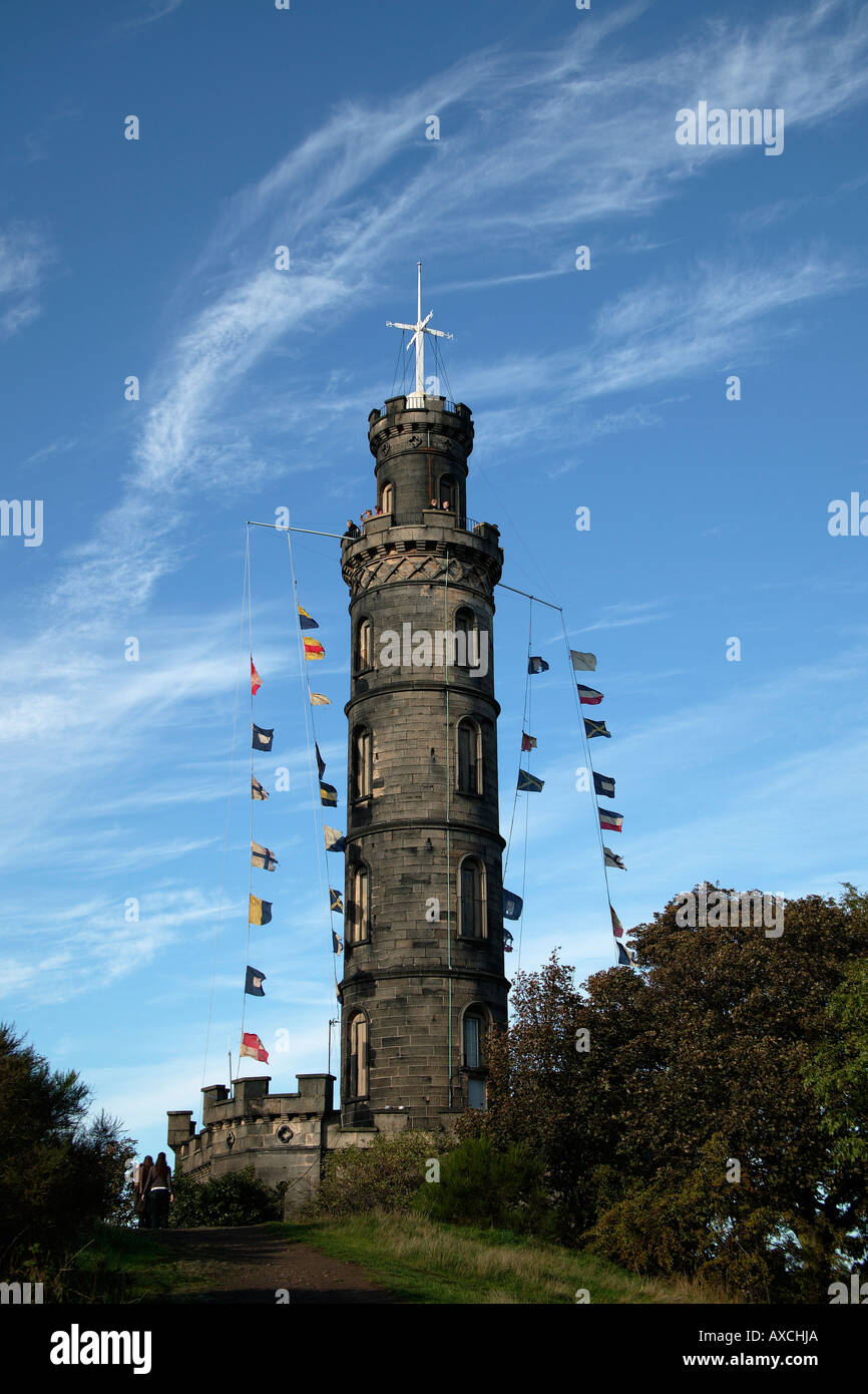 Trafalgar Day, Nelsons Denkmal mit Fahnen, Calton Hill, Edinburgh, Schottland, UK, Europa Stockfoto