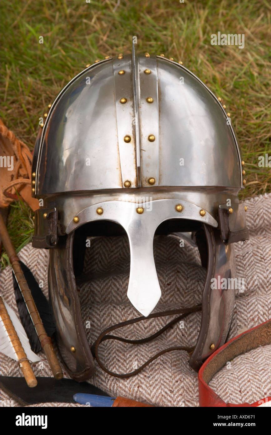 Mitglieder der Comitatus römische Leben Geschichte Wroxeter Helm Nahaufnahme closeup Stockfoto