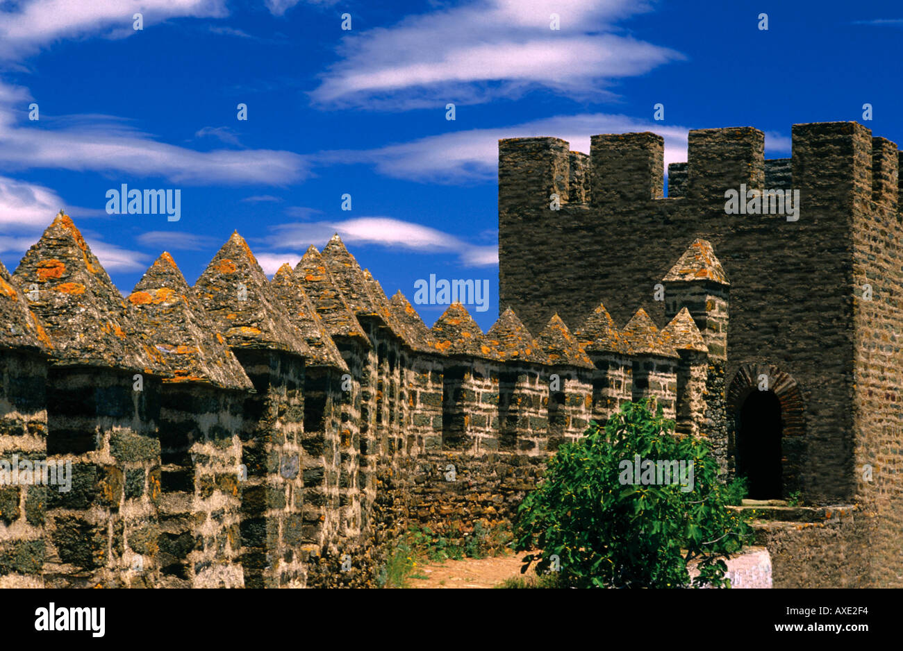 Burg von mourao -Fotos und -Bildmaterial in hoher Auflösung – Alamy