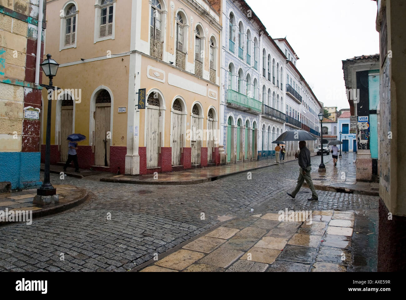 nasse Straße im historischen Zentrum von Sao Luis, Maranhao, Brasilien, Brasil Stockfoto