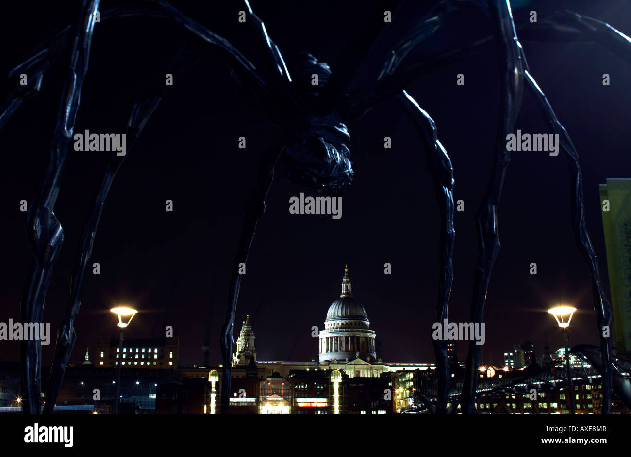 Louise Bourgeois Spinne auf der South Bank London Stockfoto